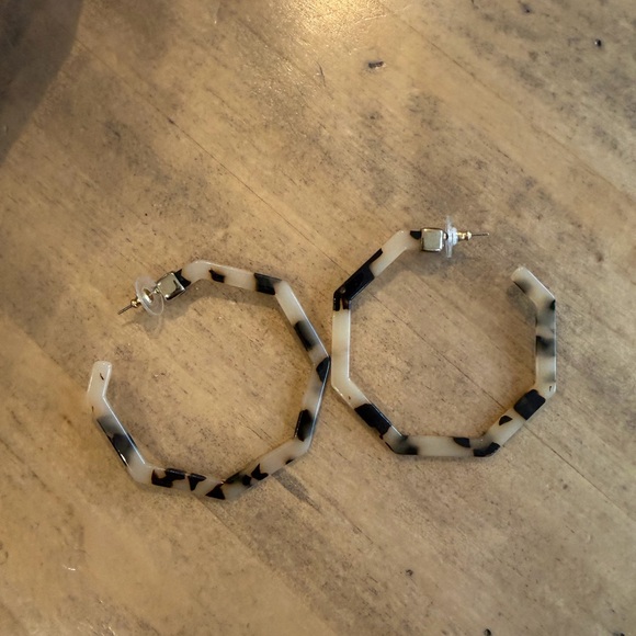 BaubleBar Hexagon Tortoise Shell Hoop Earrings - Picture 4 of 4